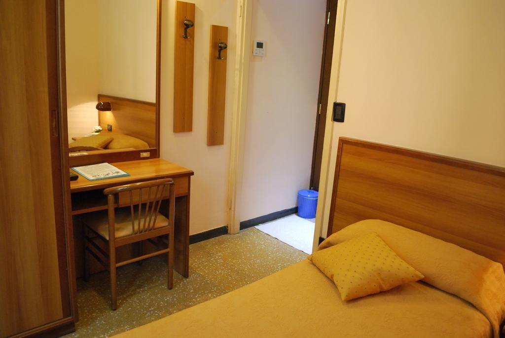 Hotel Galleano Laigueglia Room photo
