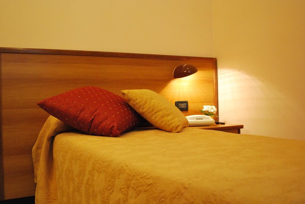 Hotel Galleano Laigueglia Room photo