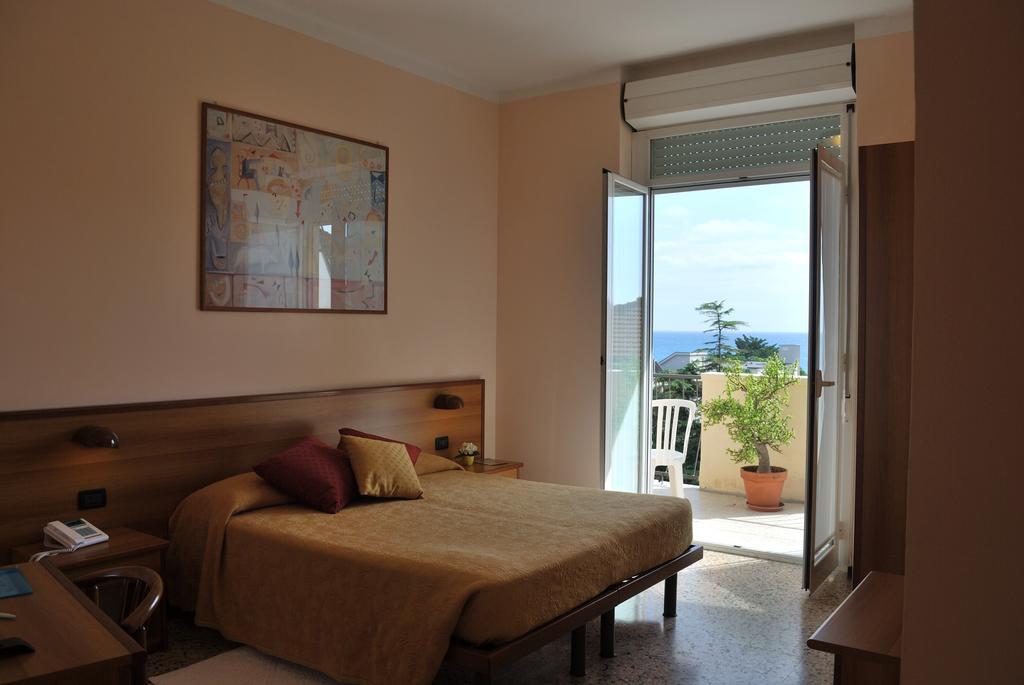 Hotel Galleano Laigueglia Room photo
