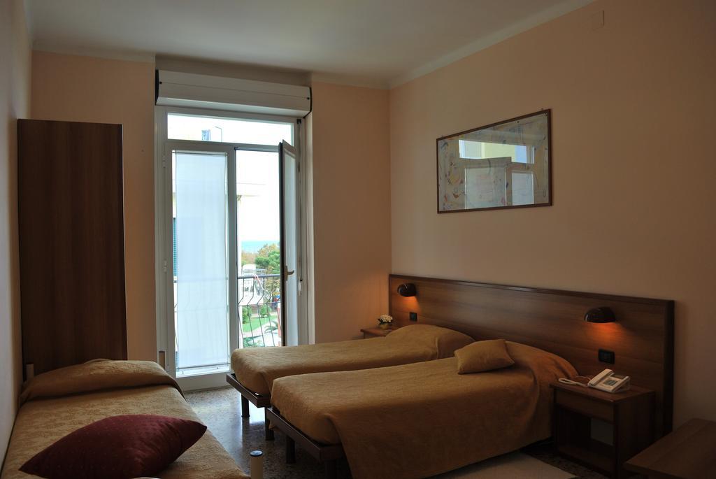 Hotel Galleano Laigueglia Room photo
