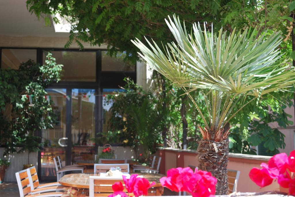 Hotel Galleano Laigueglia Exterior photo