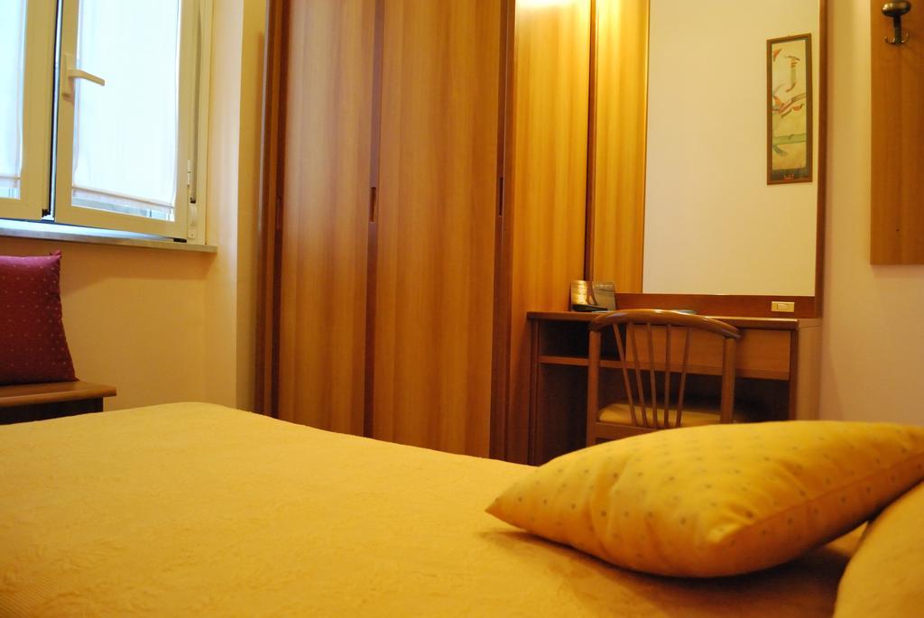 Hotel Galleano Laigueglia Room photo